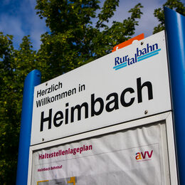 Haltestellenschild Bahnhof Heimbach